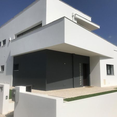 Modern Villa With Private Pool Near The Beautiful Beach Of Foz De Arelho Nadadouro エクステリア 写真