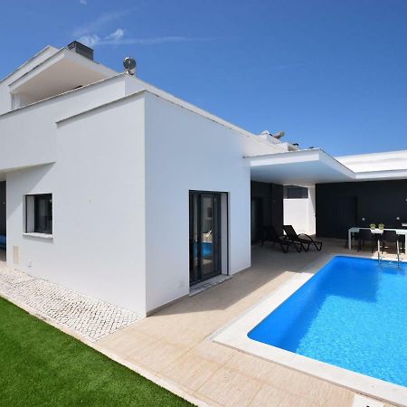 Modern Villa With Private Pool Near The Beautiful Beach Of Foz De Arelho Nadadouro エクステリア 写真