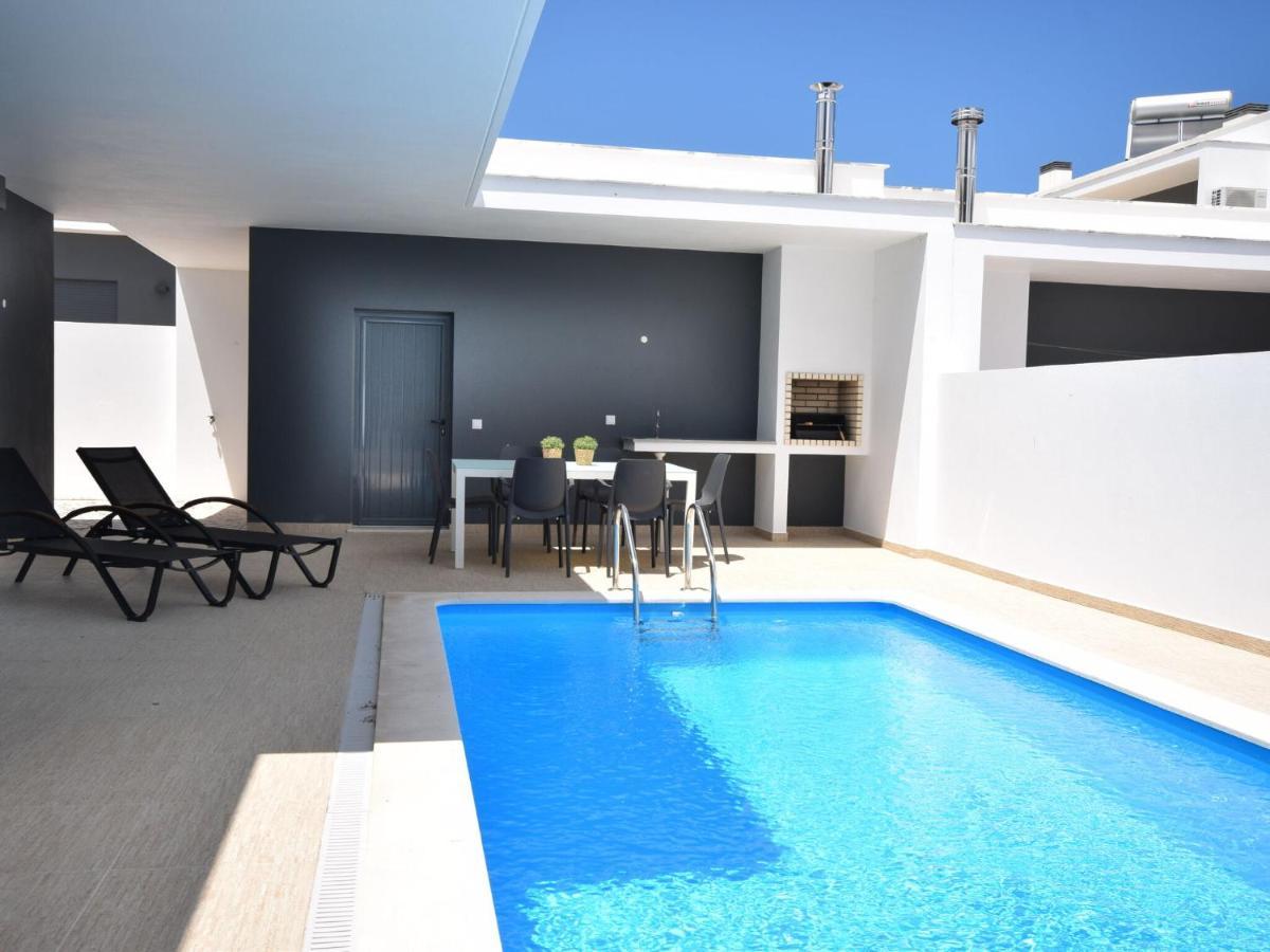 Modern Villa With Private Pool Near The Beautiful Beach Of Foz De Arelho Nadadouro エクステリア 写真