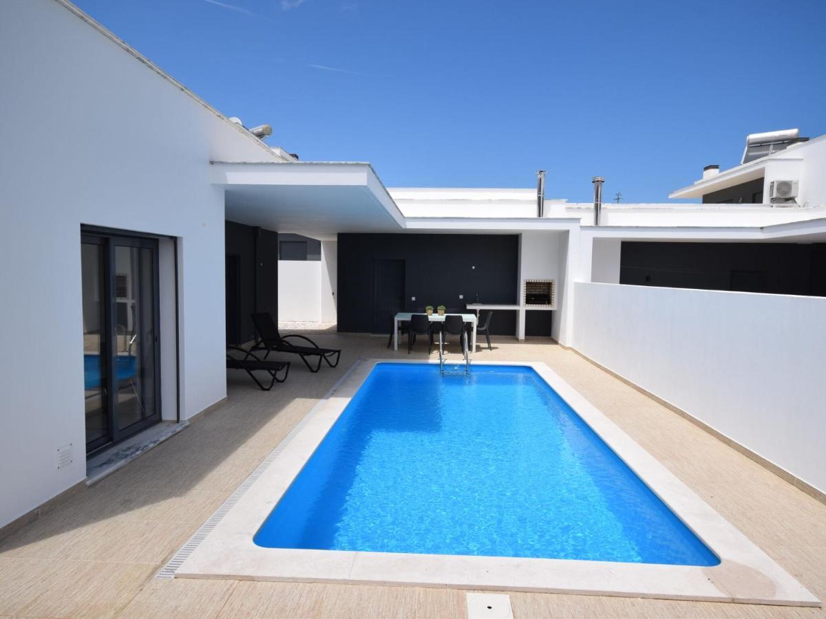 Modern Villa With Private Pool Near The Beautiful Beach Of Foz De Arelho Nadadouro エクステリア 写真