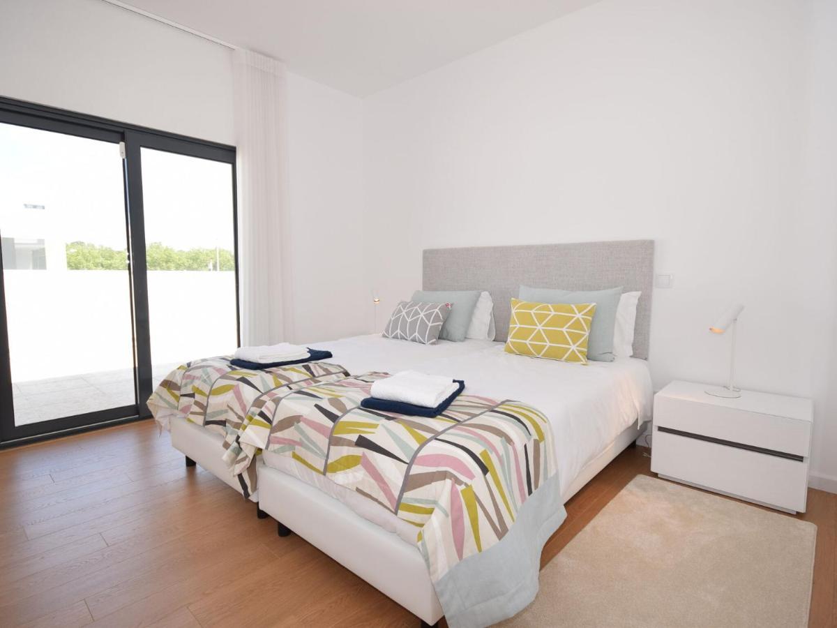 Modern Villa With Private Pool Near The Beautiful Beach Of Foz De Arelho Nadadouro エクステリア 写真