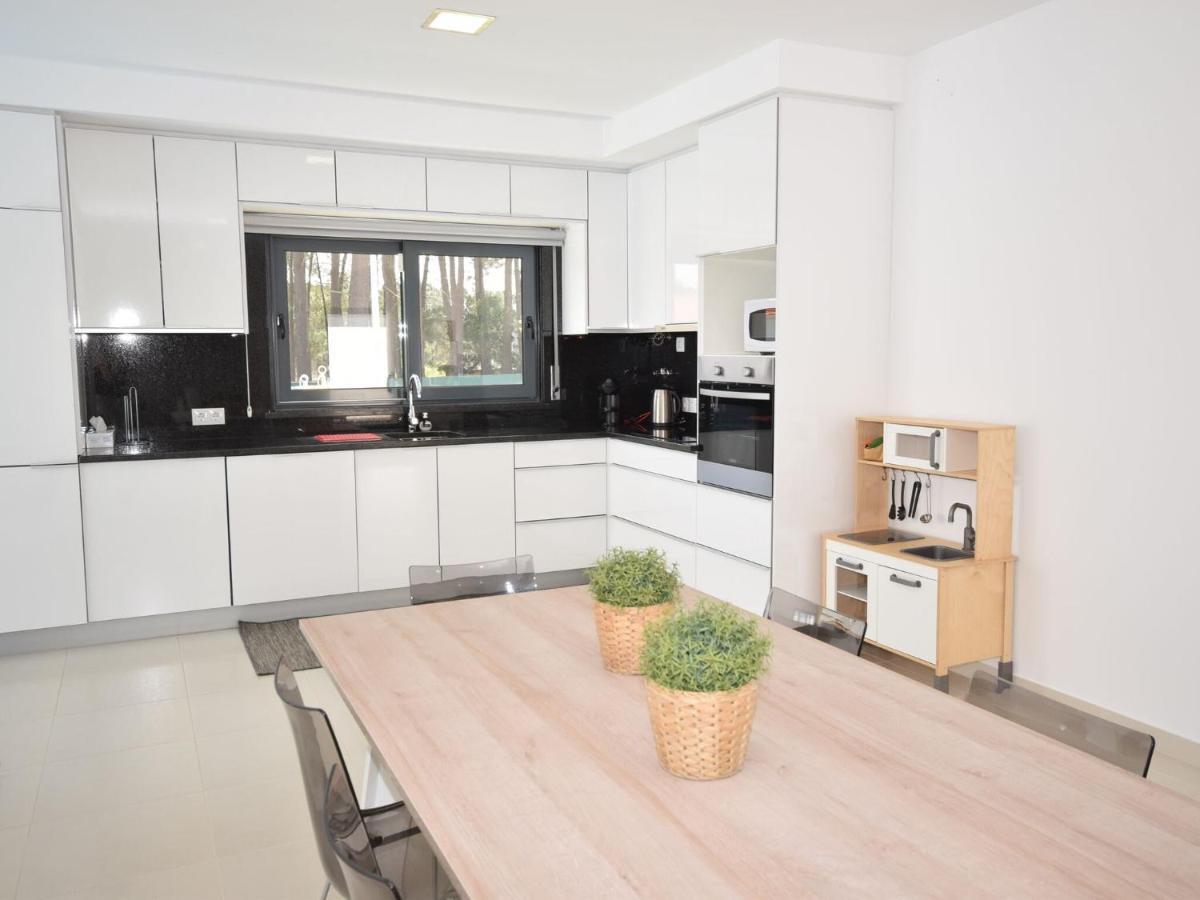 Modern Villa With Private Pool Near The Beautiful Beach Of Foz De Arelho Nadadouro エクステリア 写真