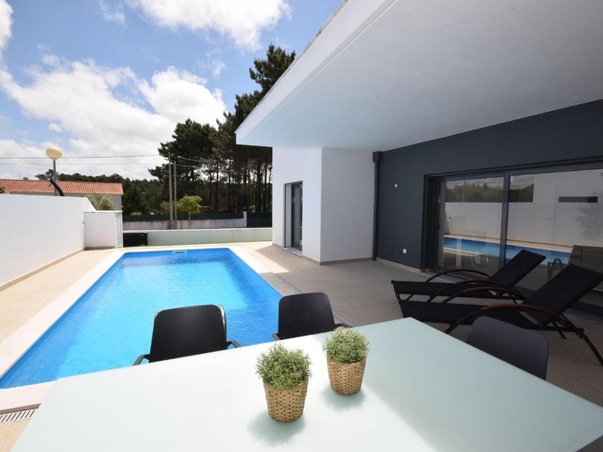 Modern Villa With Private Pool Near The Beautiful Beach Of Foz De Arelho Nadadouro エクステリア 写真