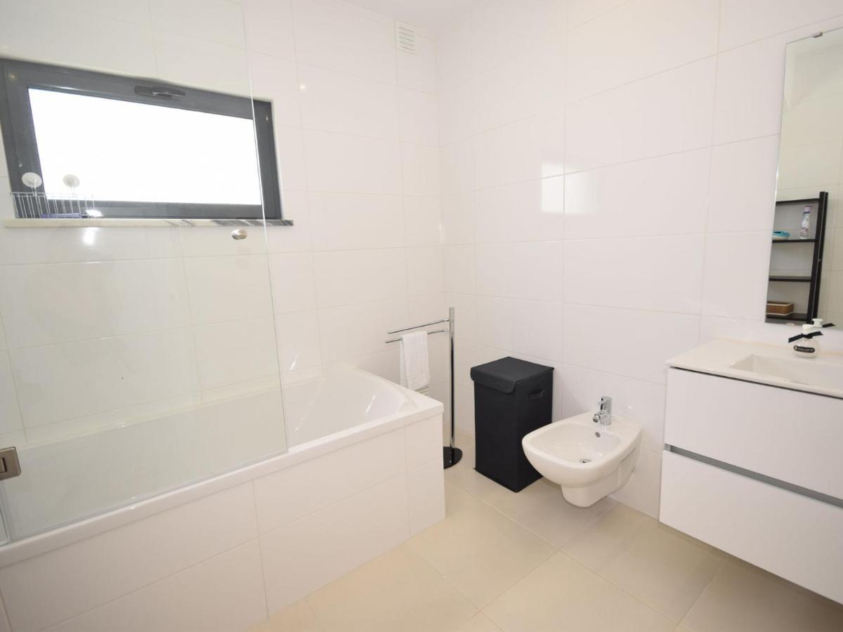 Modern Villa With Private Pool Near The Beautiful Beach Of Foz De Arelho Nadadouro エクステリア 写真